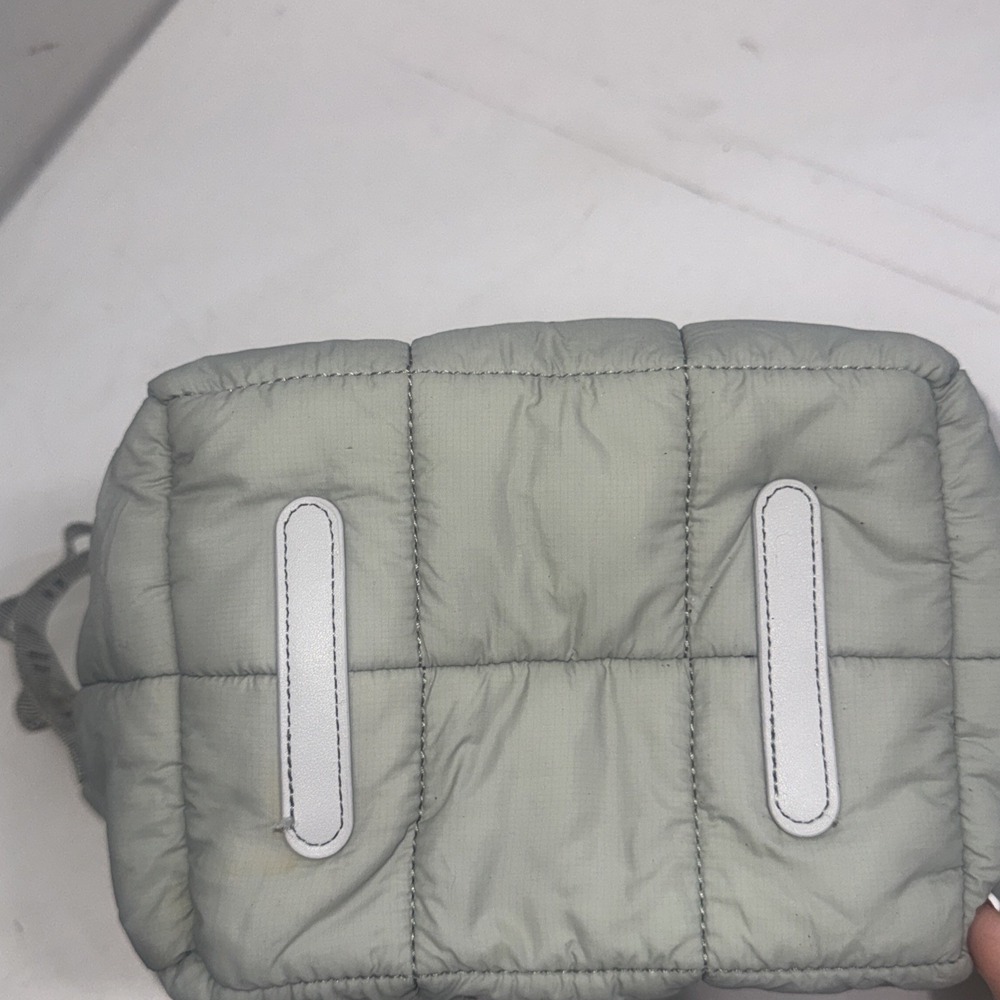 Lululemon Quilted Grid Crossbody Bag Green Gray Puffer Tote Adjustable Strap O/S - Picture 10 of 16